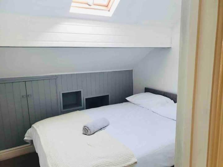 블랙풀 Cosy Top Floor Flat! Self Check-In & Free Parking 아파트 외부 사진